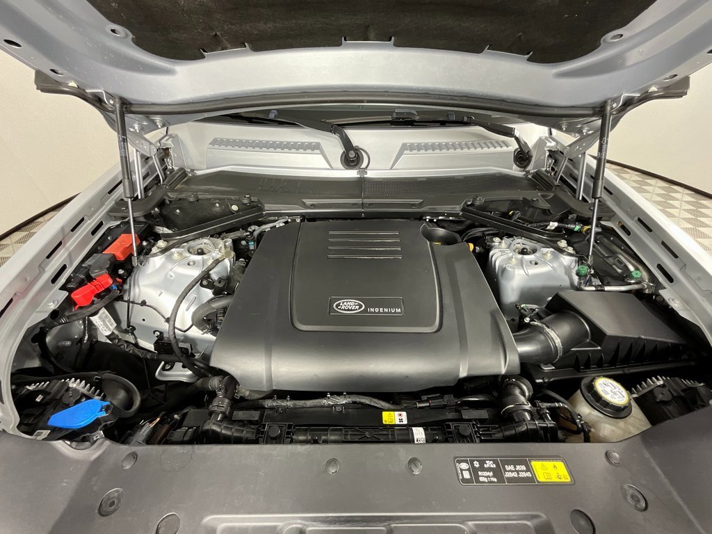 Used 2024 Land Rover Defender 110 S image 28