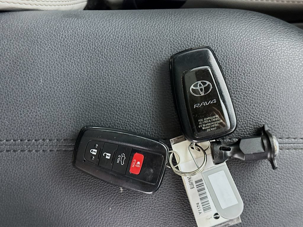 Used 2019 Toyota RAV4 Limited w/ Cold Weather Package AWD/4WD image 35