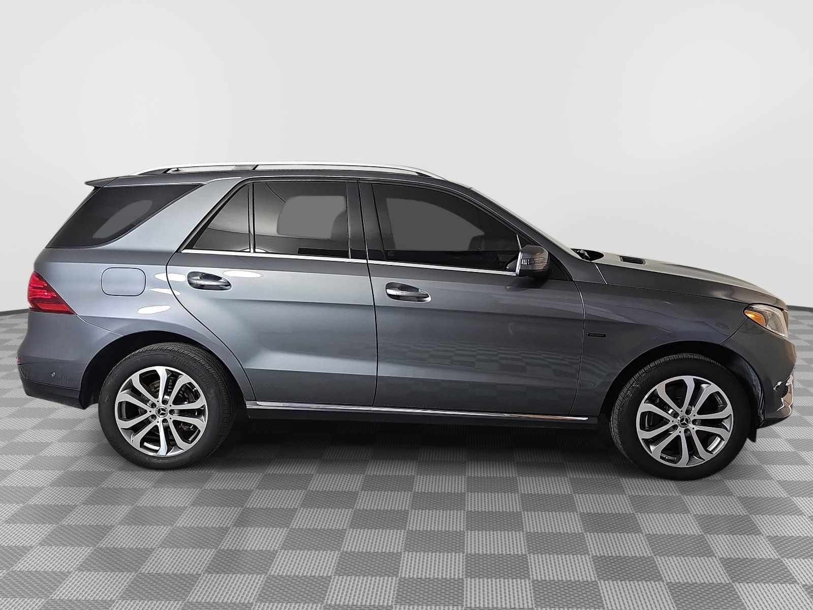 Used 2018 Mercedes-Benz GLE 550e 4MATIC image 9