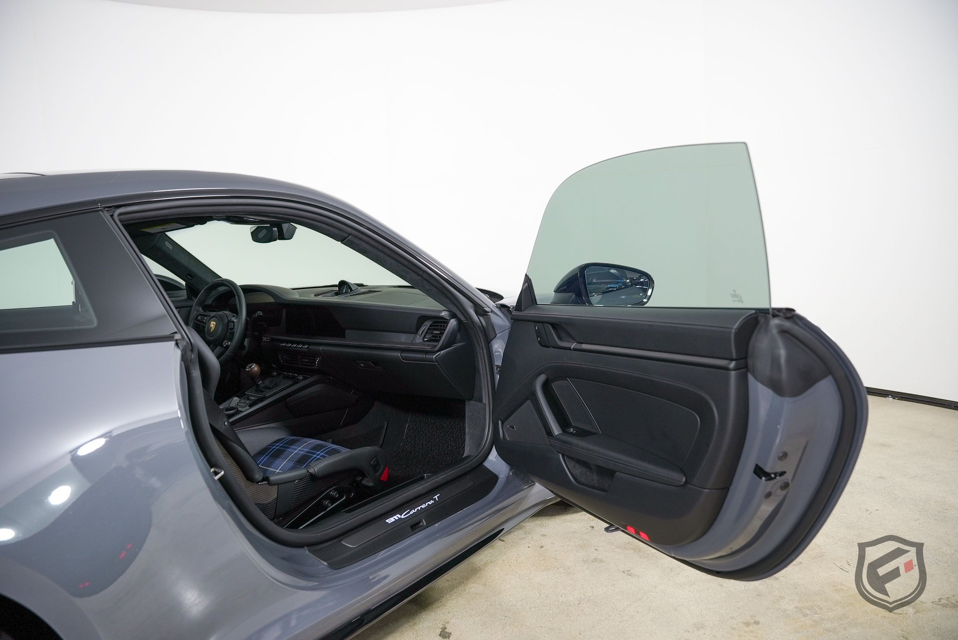 Used 2025 Porsche 911 Carrera RWD image 32