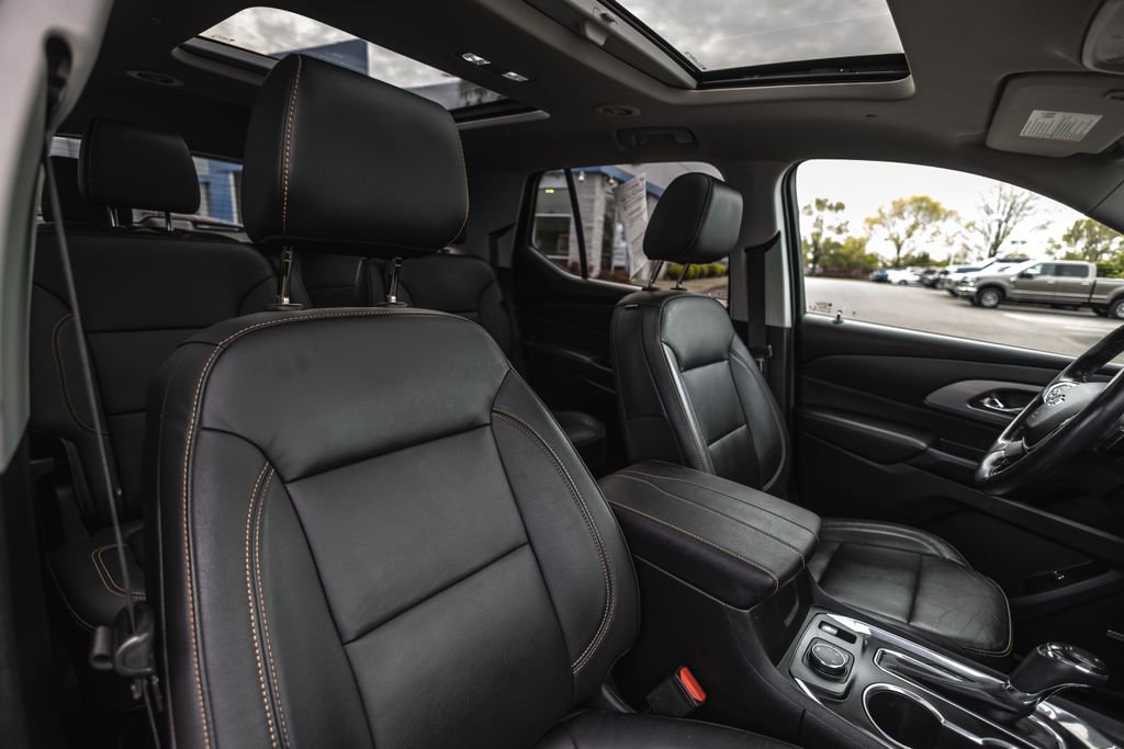 Used 2020 Chevrolet Traverse RS AWD/4WD image 32