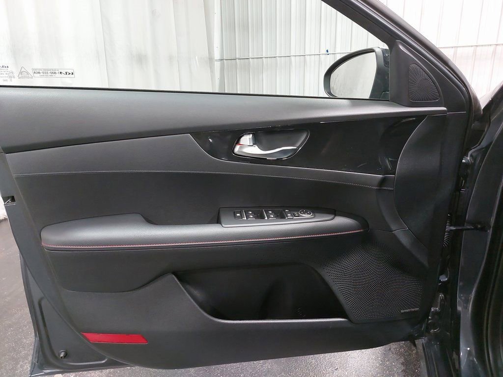 Used 2022 Kia Forte GT image 27