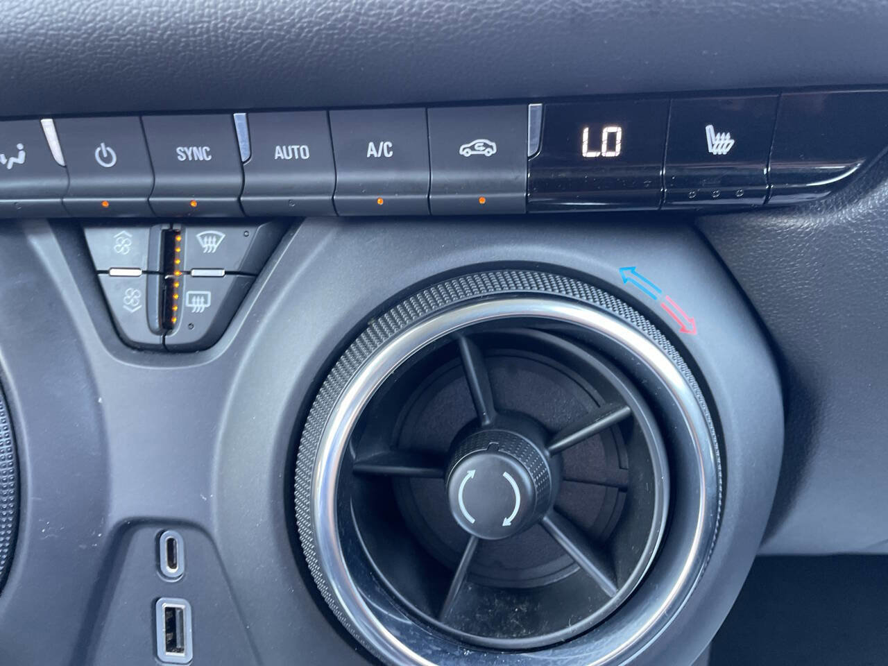 Used 2020 Chevrolet Blazer LT image 28