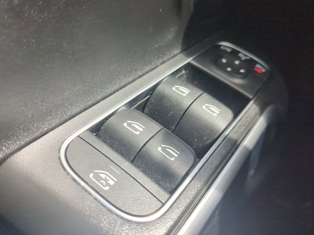 Certified 2021 Mercedes-Benz GLB 250 w/ Premium Package image 10