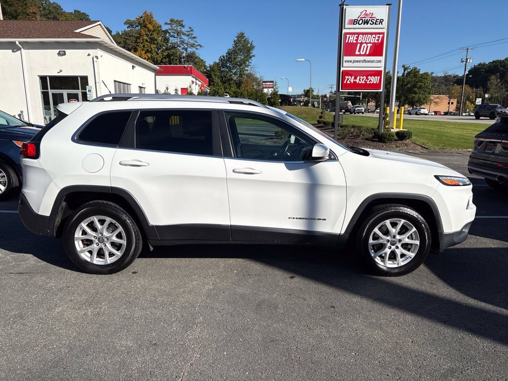 Used 2015 Jeep Cherokee Latitude w/ Cold Weather Group AWD/4WD image 6