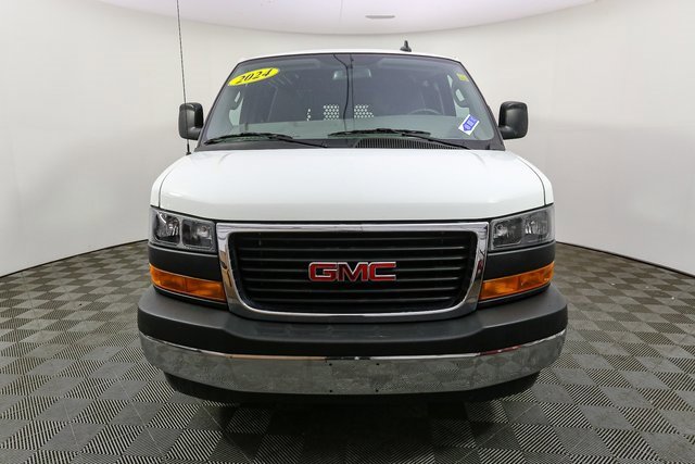 Used 2024 GMC Savana 2500 w/ Driver Convenience Package image 4