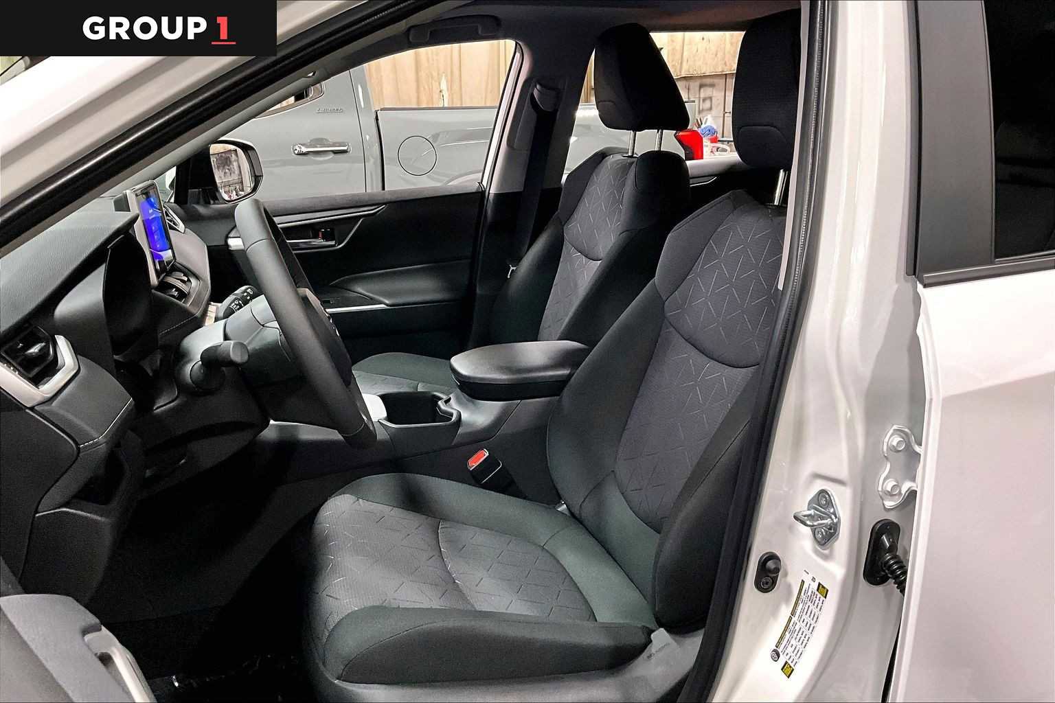 Certified 2025 Toyota RAV4 XLE image 7