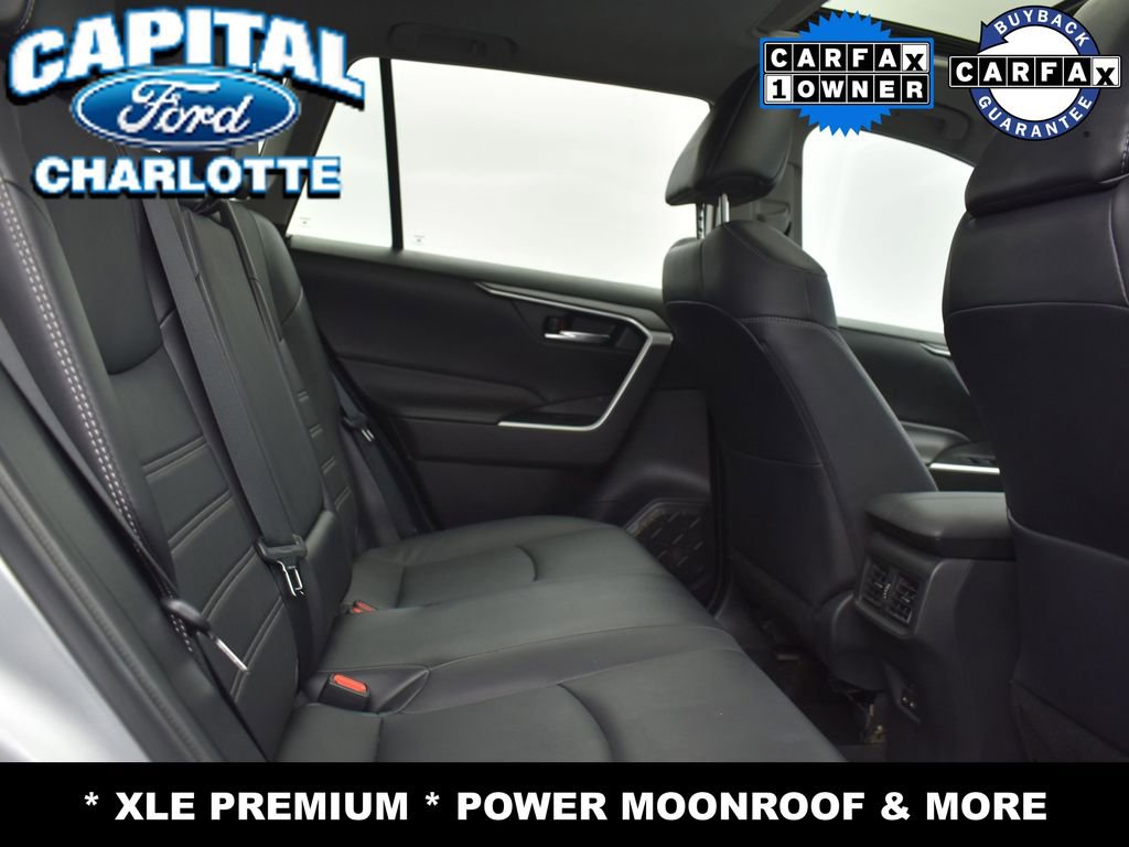 Used 2022 Toyota RAV4 XLE Premium image 16