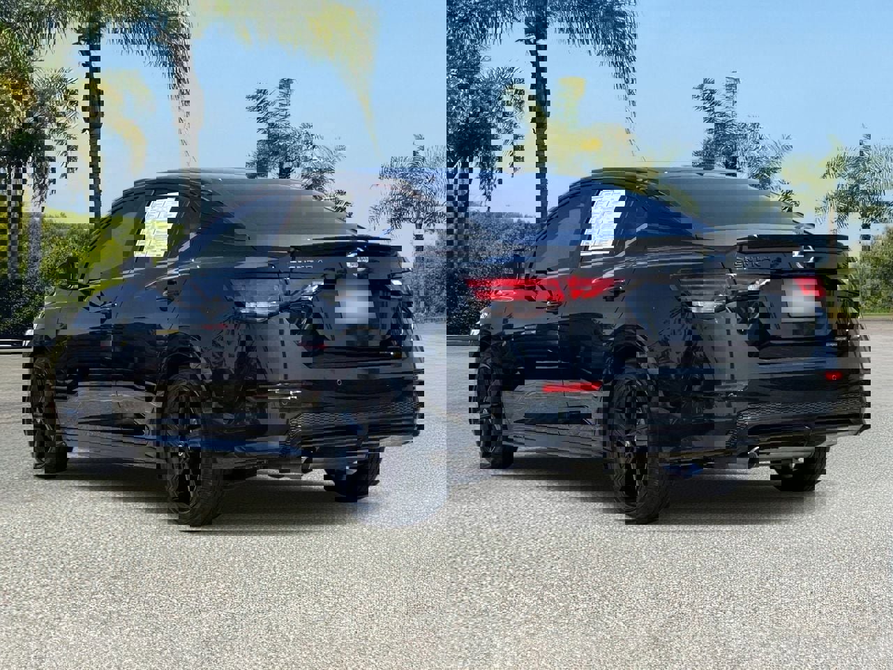 Certified 2022 Nissan Sentra SR w/ Midnight Edition image 3