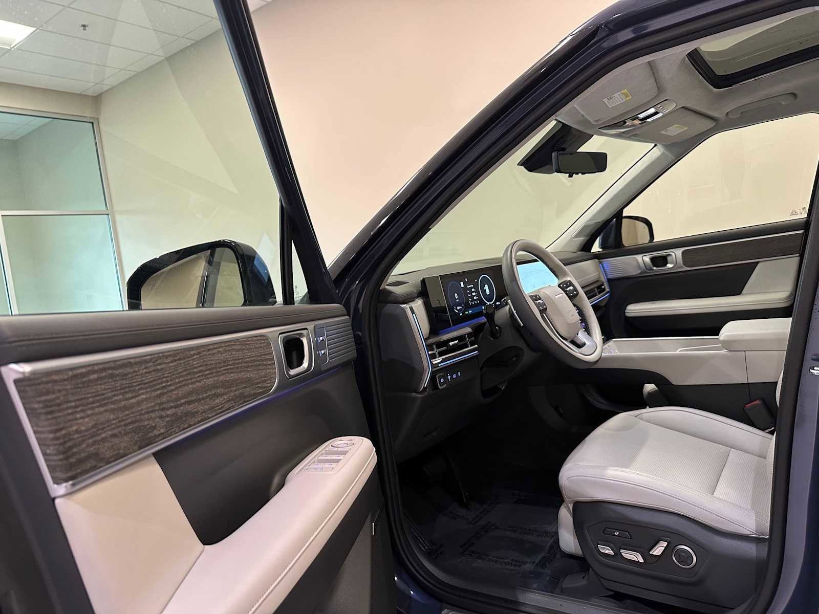 Used 2025 Hyundai Santa Fe Calligraphy AWD/4WD image 23