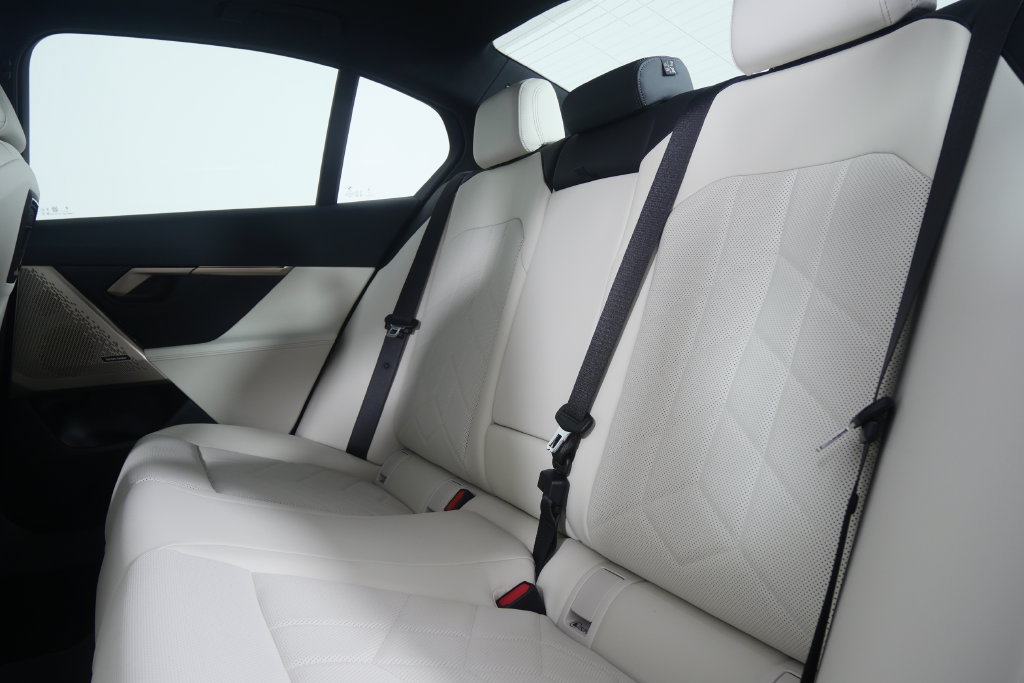 New 2027 BMW 530i w/ Premium Package RWD image 14