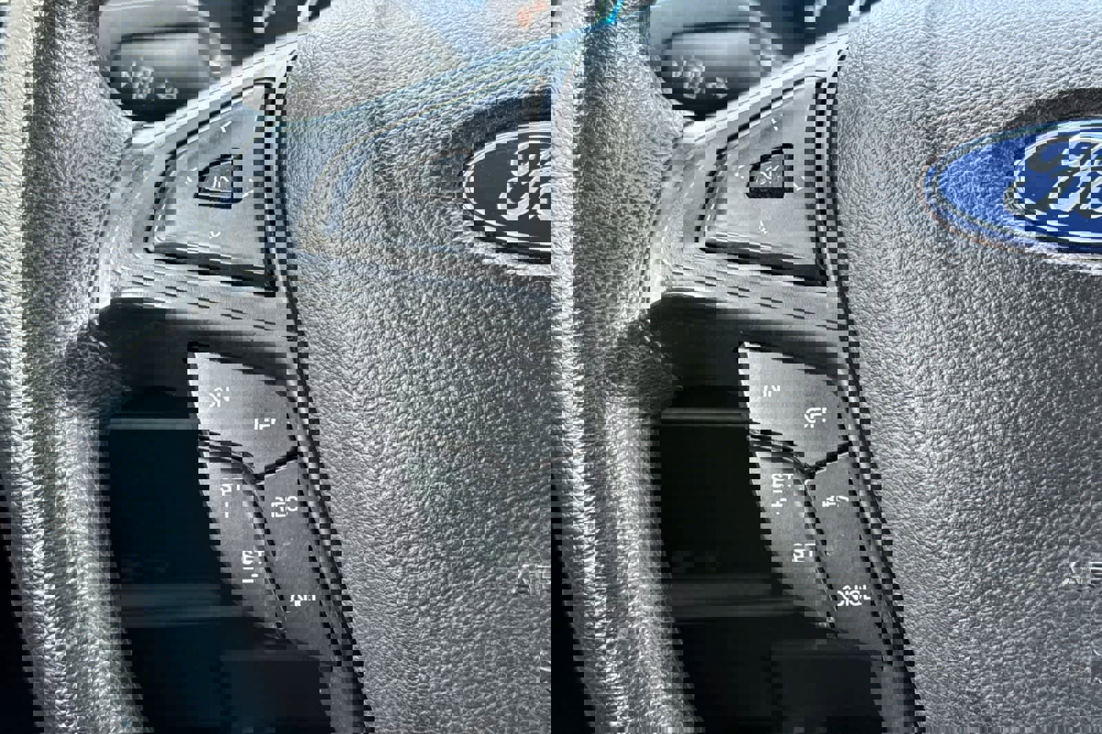 Used 2019 Ford Edge SE image 26