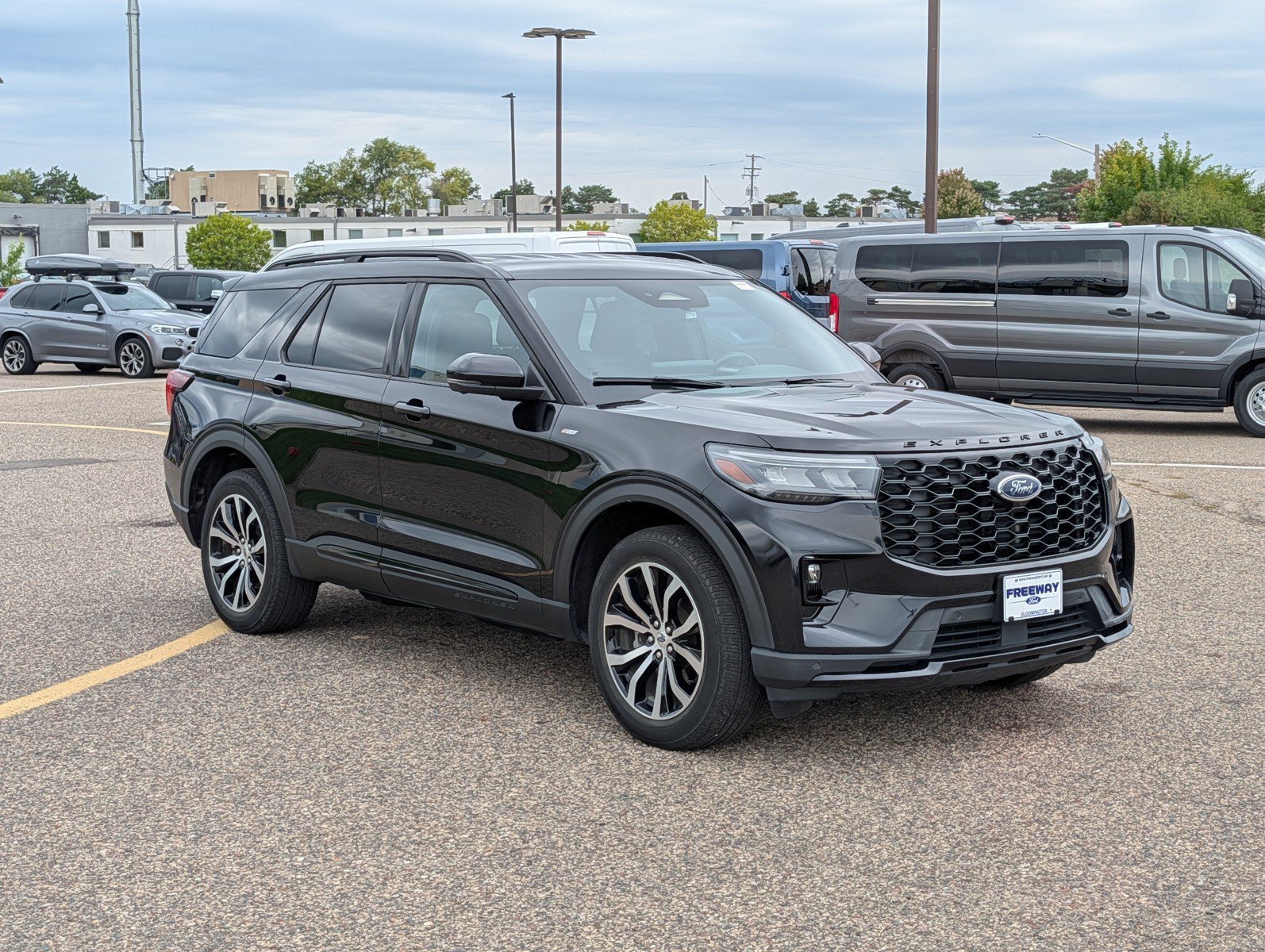 Used 2025 Ford Explorer ST-Line AWD/4WD image 7