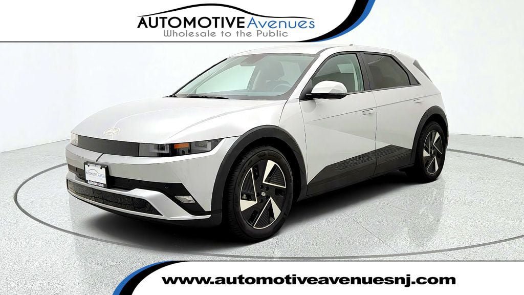 Used 2025 Hyundai Ioniq 5 SE RWD image 1