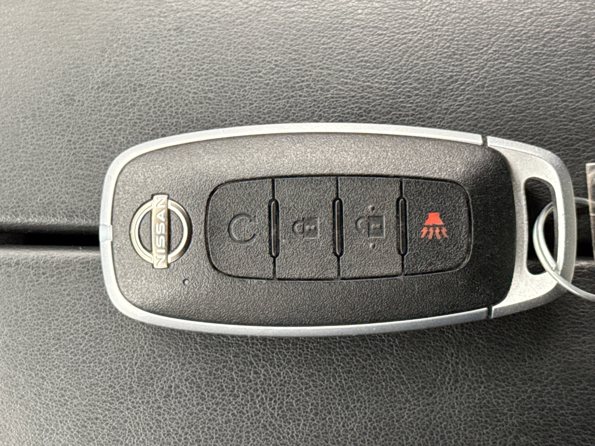 Used 2023 Nissan Rogue SV image 22