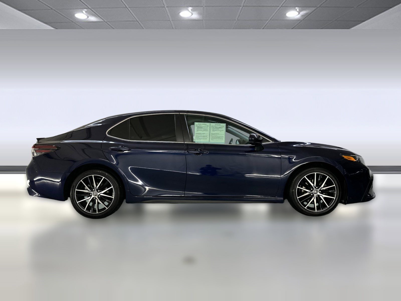 Used 2021 Toyota Camry SE image 7