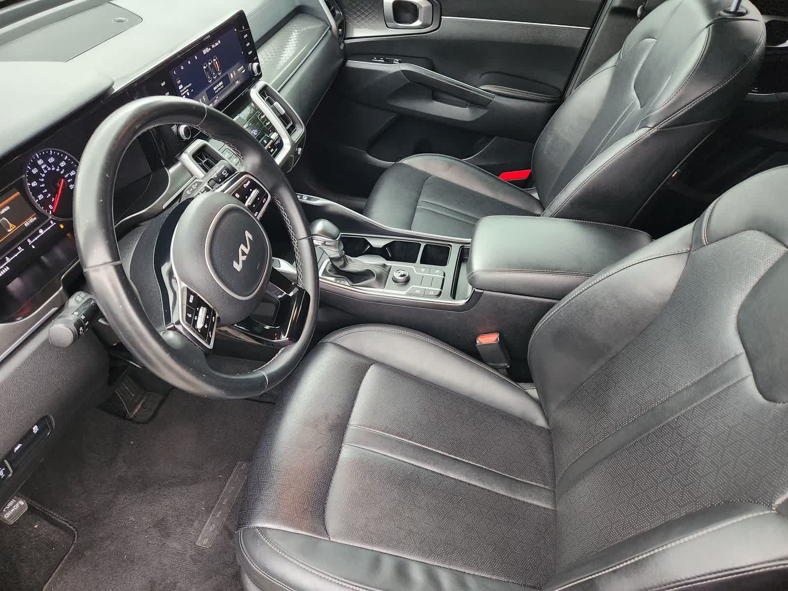 Used 2022 Kia Sorento S FWD image 2