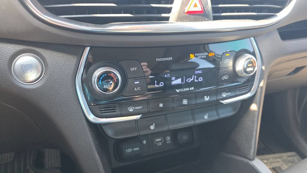 Used 2020 Hyundai Santa Fe SEL w/ Convenience + Premium Package FWD image 19