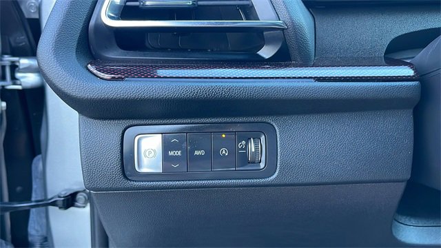 Used 2025 Chevrolet Traverse RS image 27