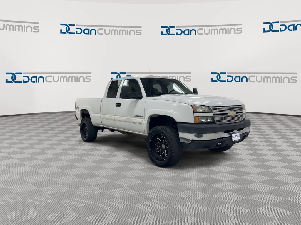 Used 2006 Chevrolet Silverado 2500 LT AWD/4WD image 2