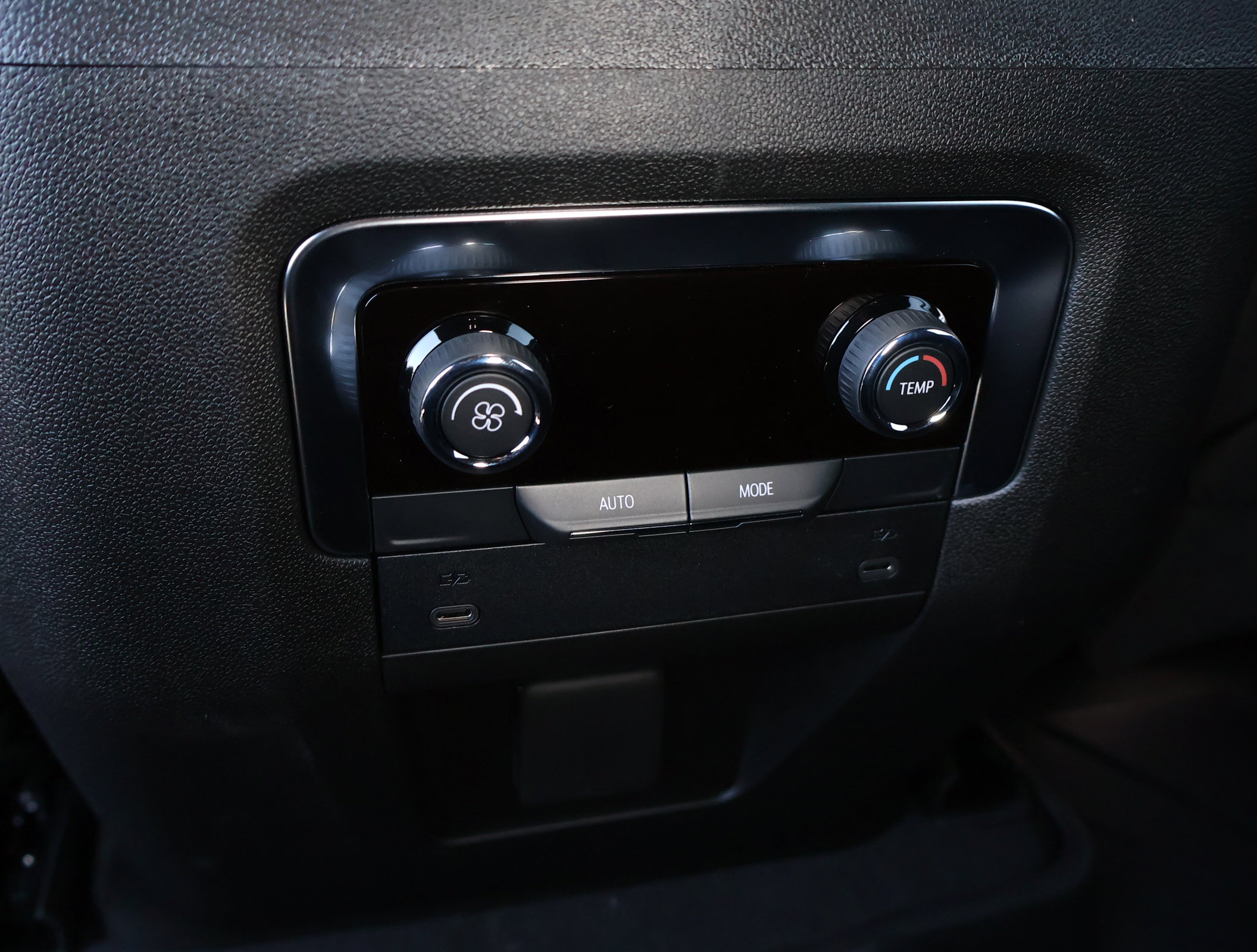 New 2026 Chevrolet Suburban LS image 18