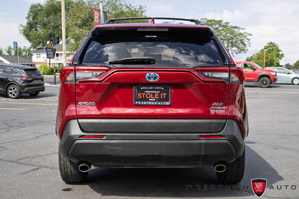 Used 2022 Toyota RAV4 XLE w/ Convenience Package AWD/4WD image 17
