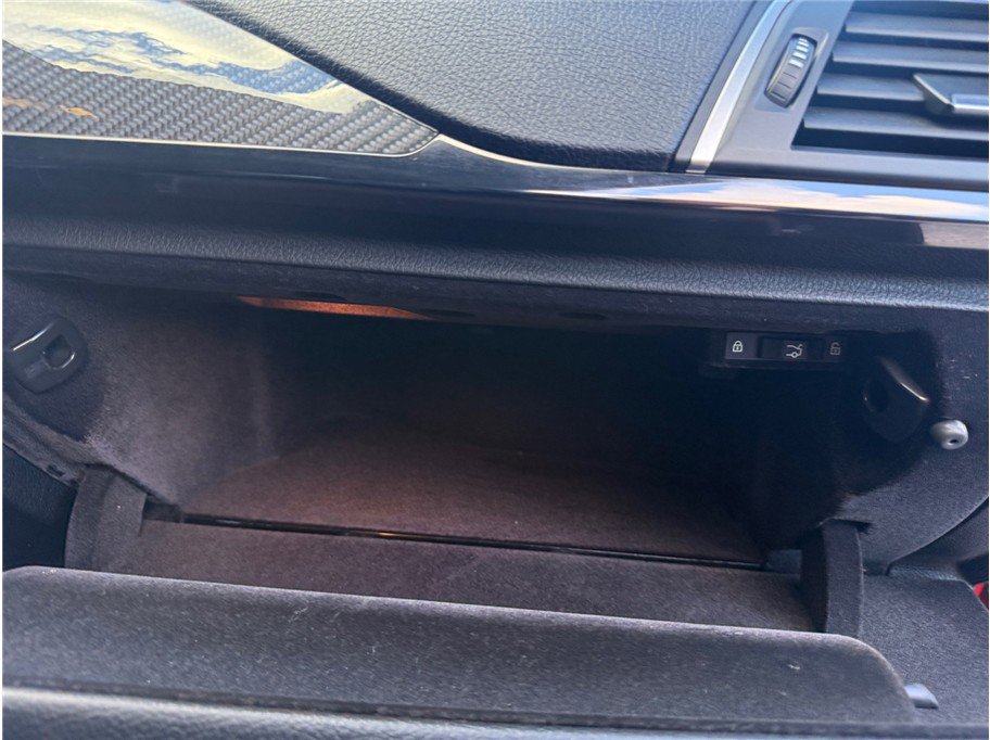 Used 2018 BMW M3 RWD image 40