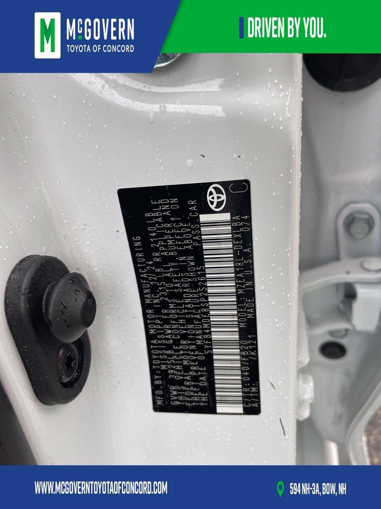 Used 2025 Toyota Corolla LE FWD image 35