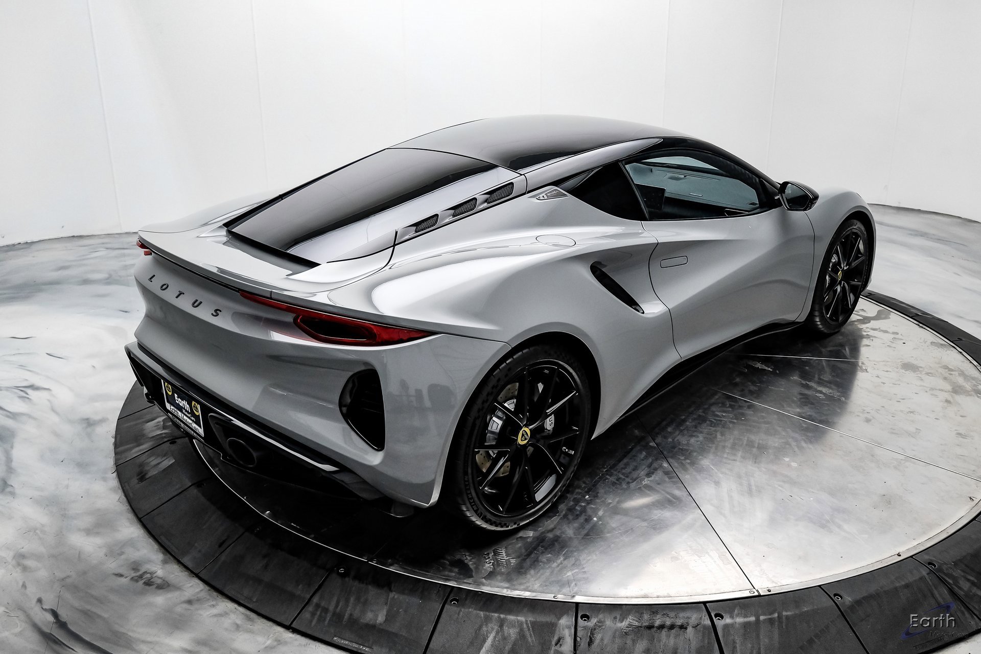 Used 2024 Lotus Emira First Edition image 15