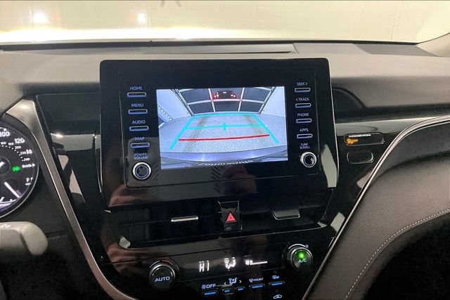 Used 2024 Toyota Camry SE image 14