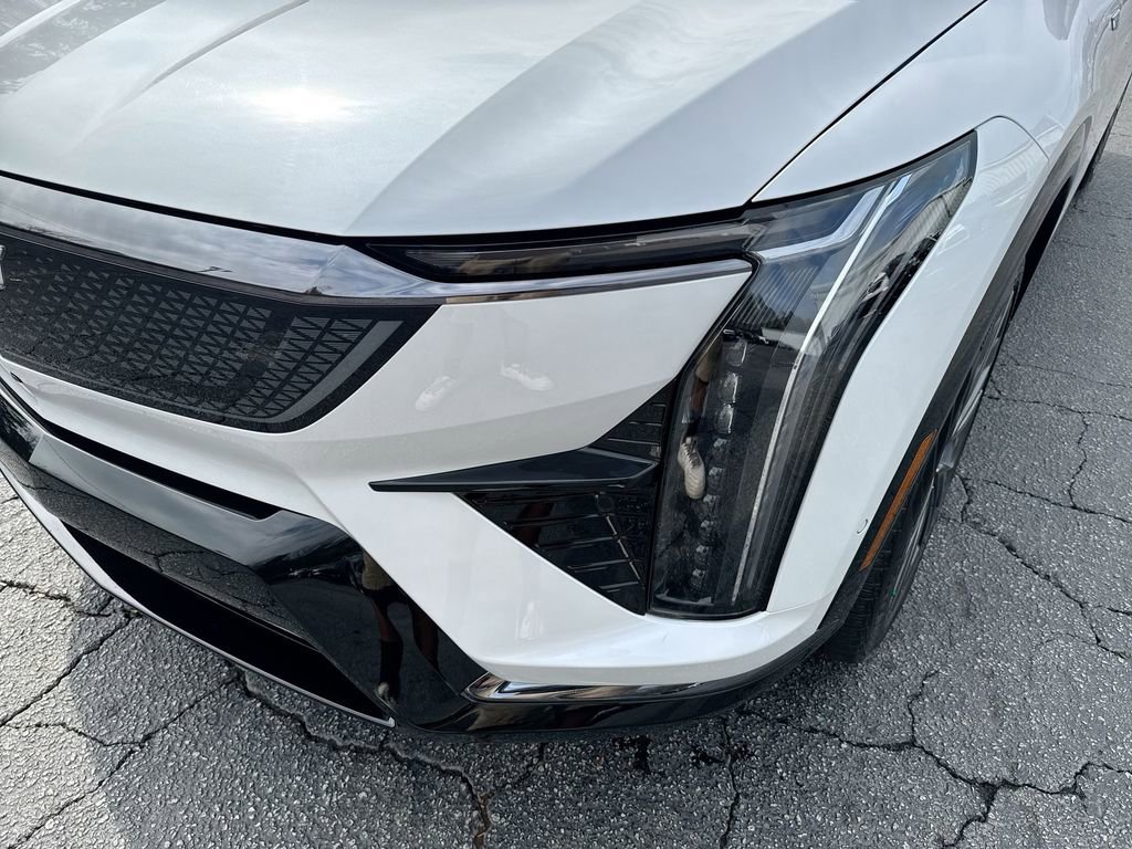 Used 2025 Cadillac Optiq Sport 2 image 10