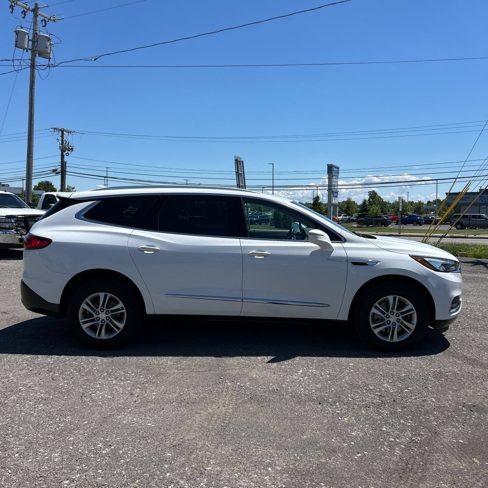 Used 2018 Buick Enclave Essence AWD/4WD image 4