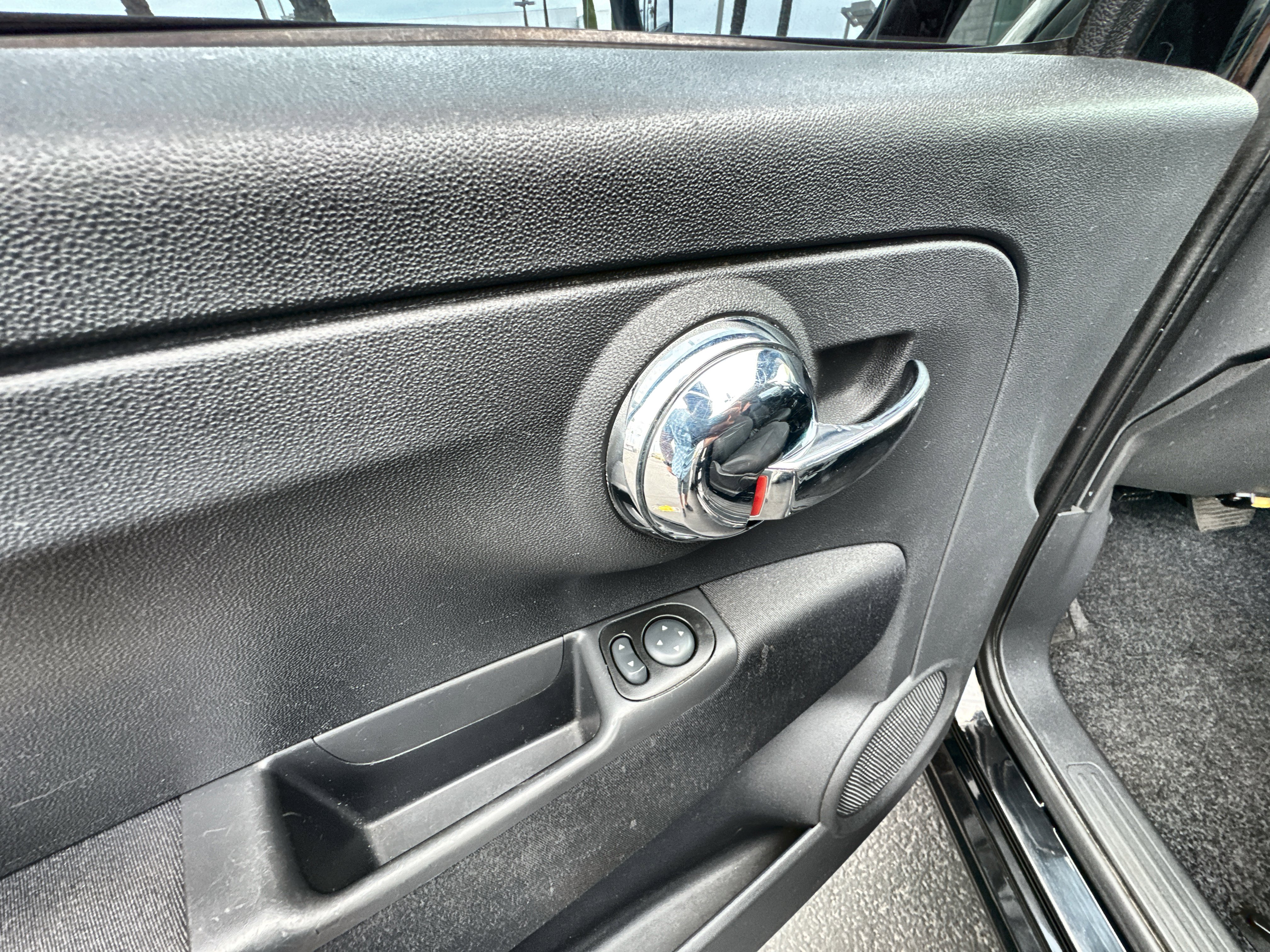 Used 2015 FIAT 500 Pop FWD image 21