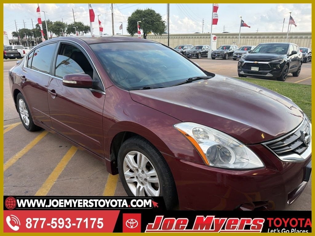 Used 2011 Nissan Altima 2.5 SL w/ Technology Pkg