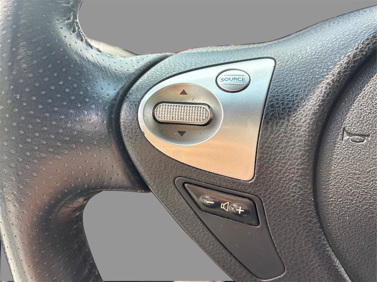 Used 2010 Nissan 370Z Roadster RWD image 29