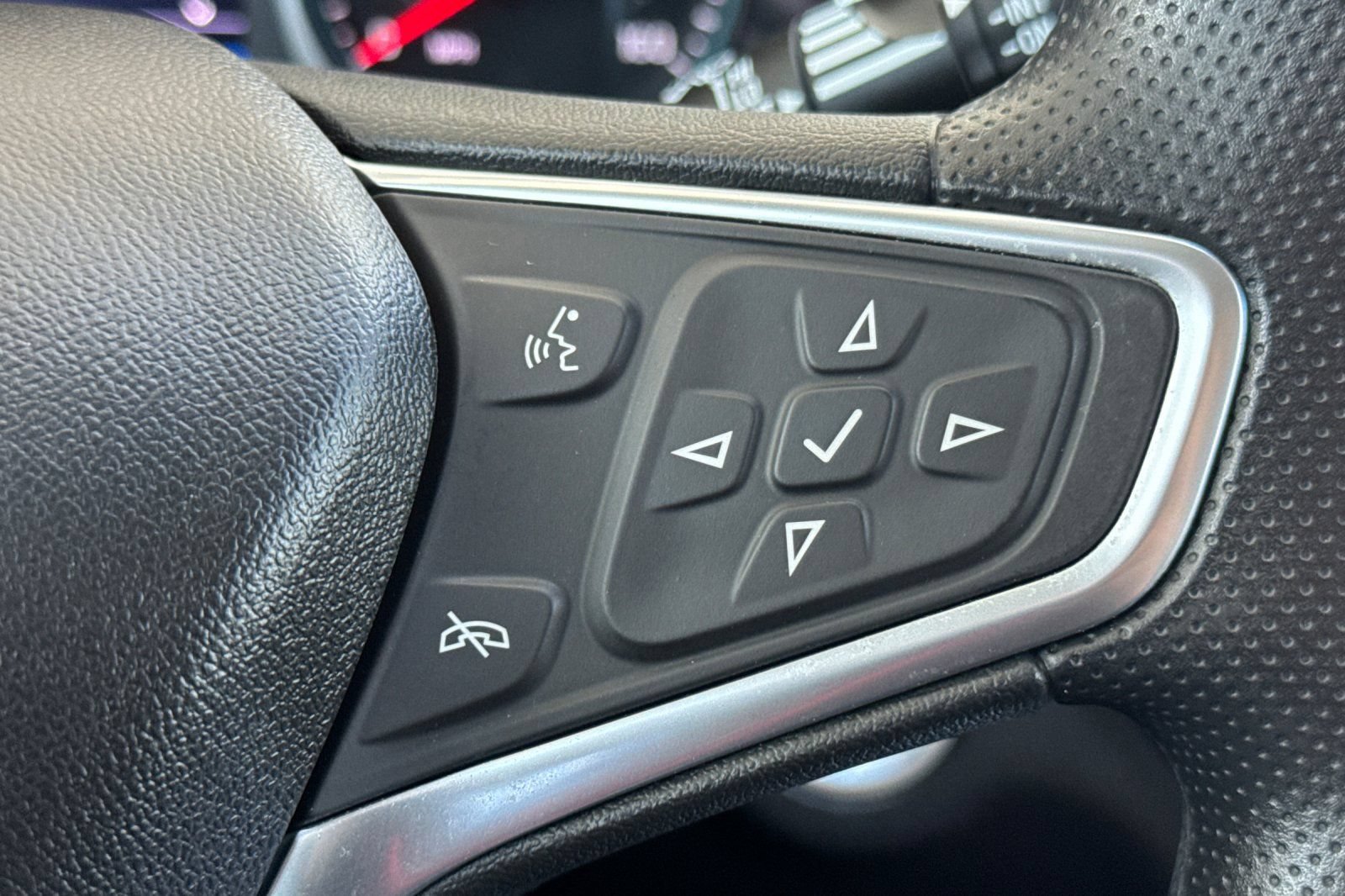 Used 2022 Chevrolet Equinox LT FWD image 27