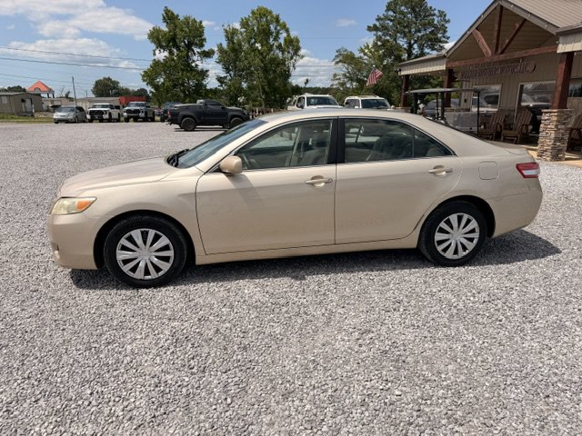 Used 2010 Toyota Camry SE FWD image 4