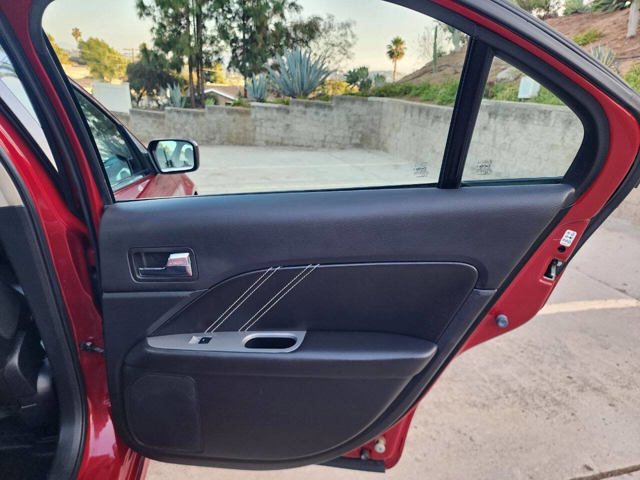 Used 2010 Ford Fusion Sport FWD image 32