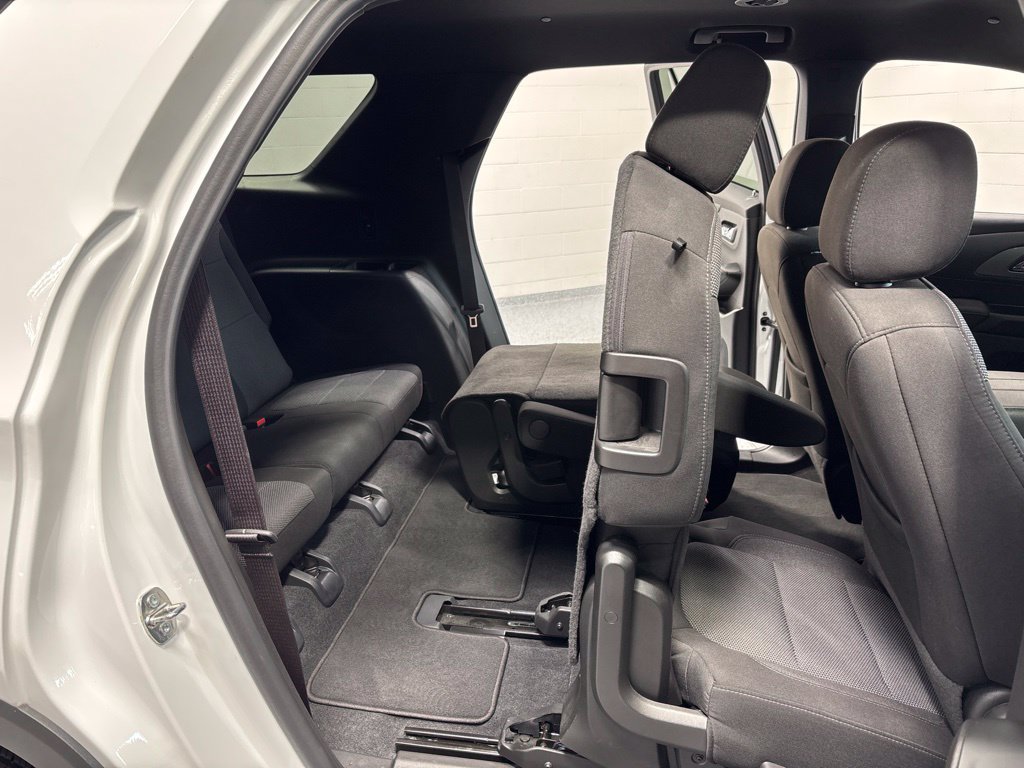 Used 2023 Chevrolet Traverse LT AWD/4WD image 37