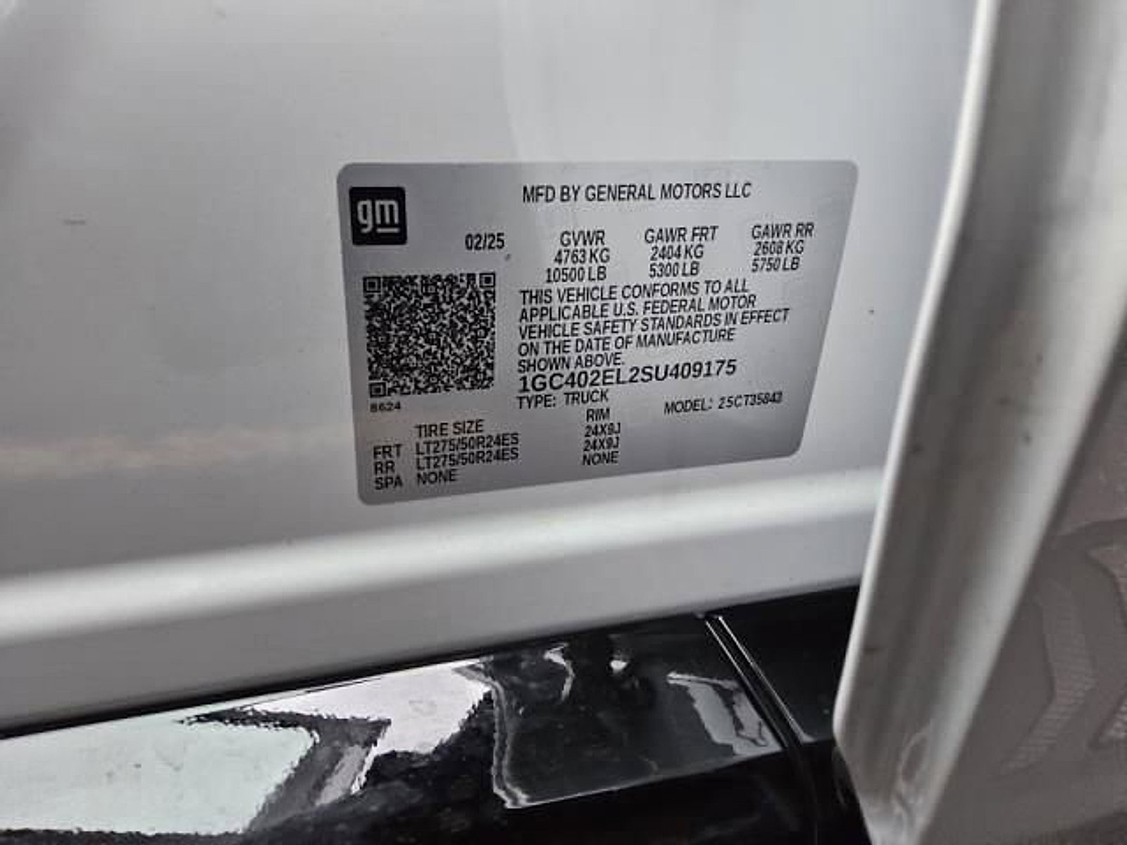 Used 2025 Chevrolet Silverado EV RST AWD/4WD image 22