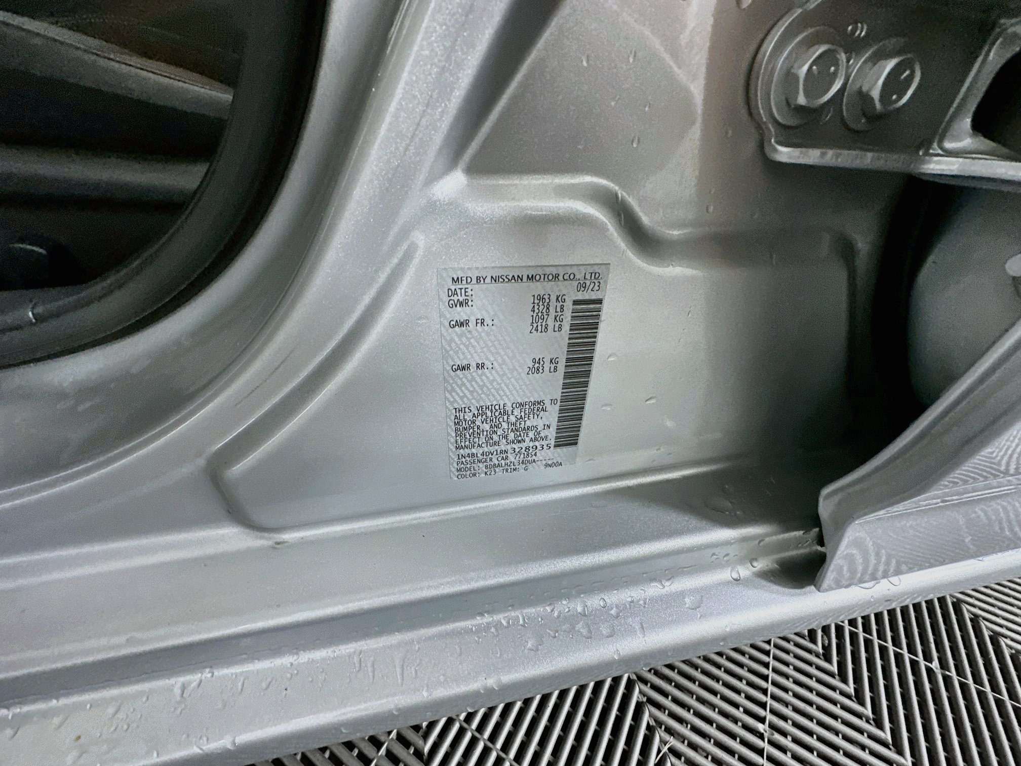 Used 2024 Nissan Altima 2.5 SV FWD image 12