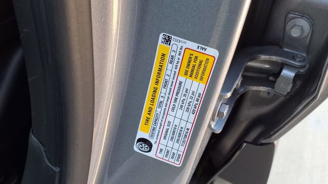 Used 2025 Chevrolet Trax RS w/ Sunroof Package image 29