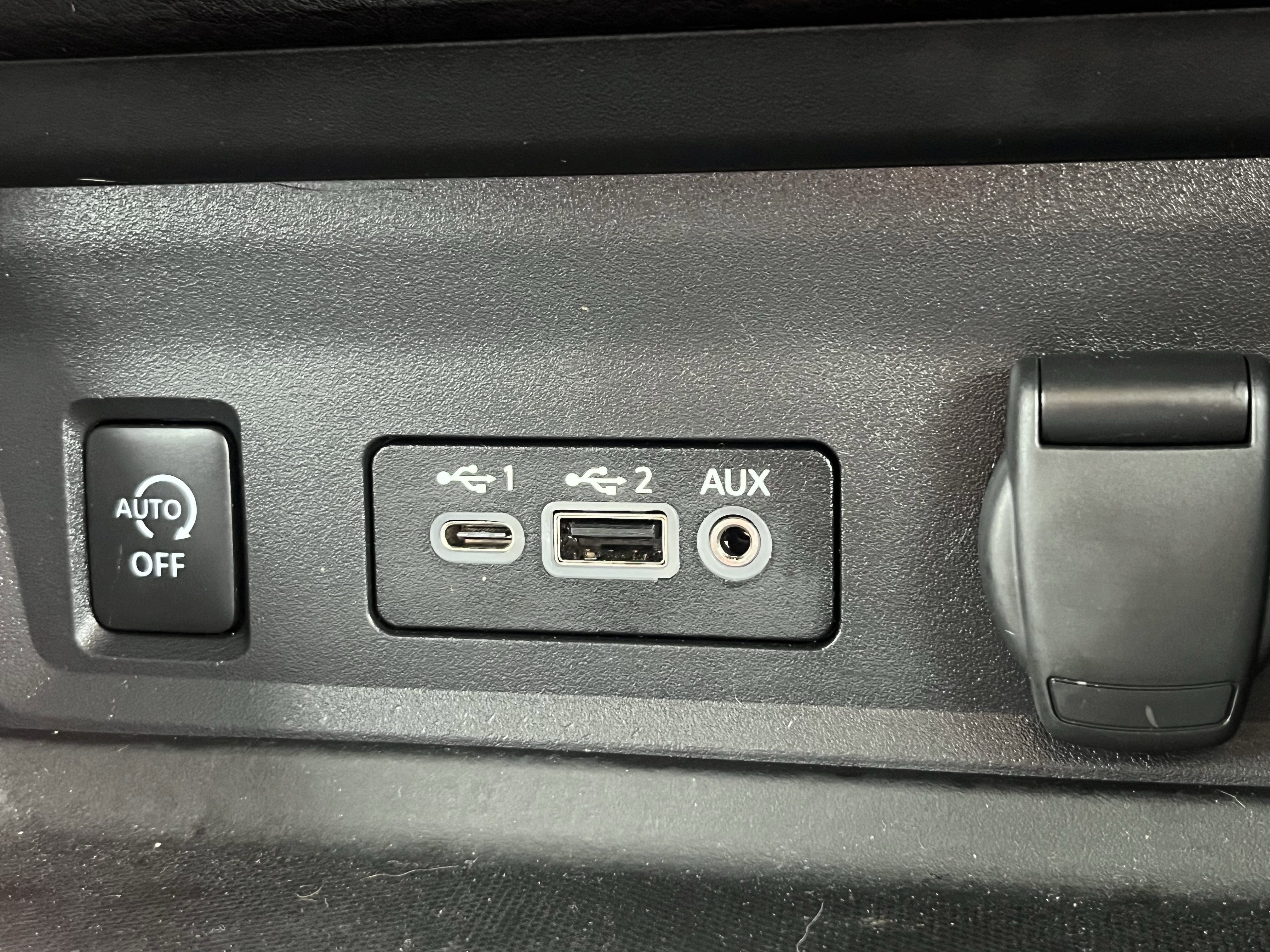 Used 2024 Nissan Sentra SR w/ SR Premium Package image 23