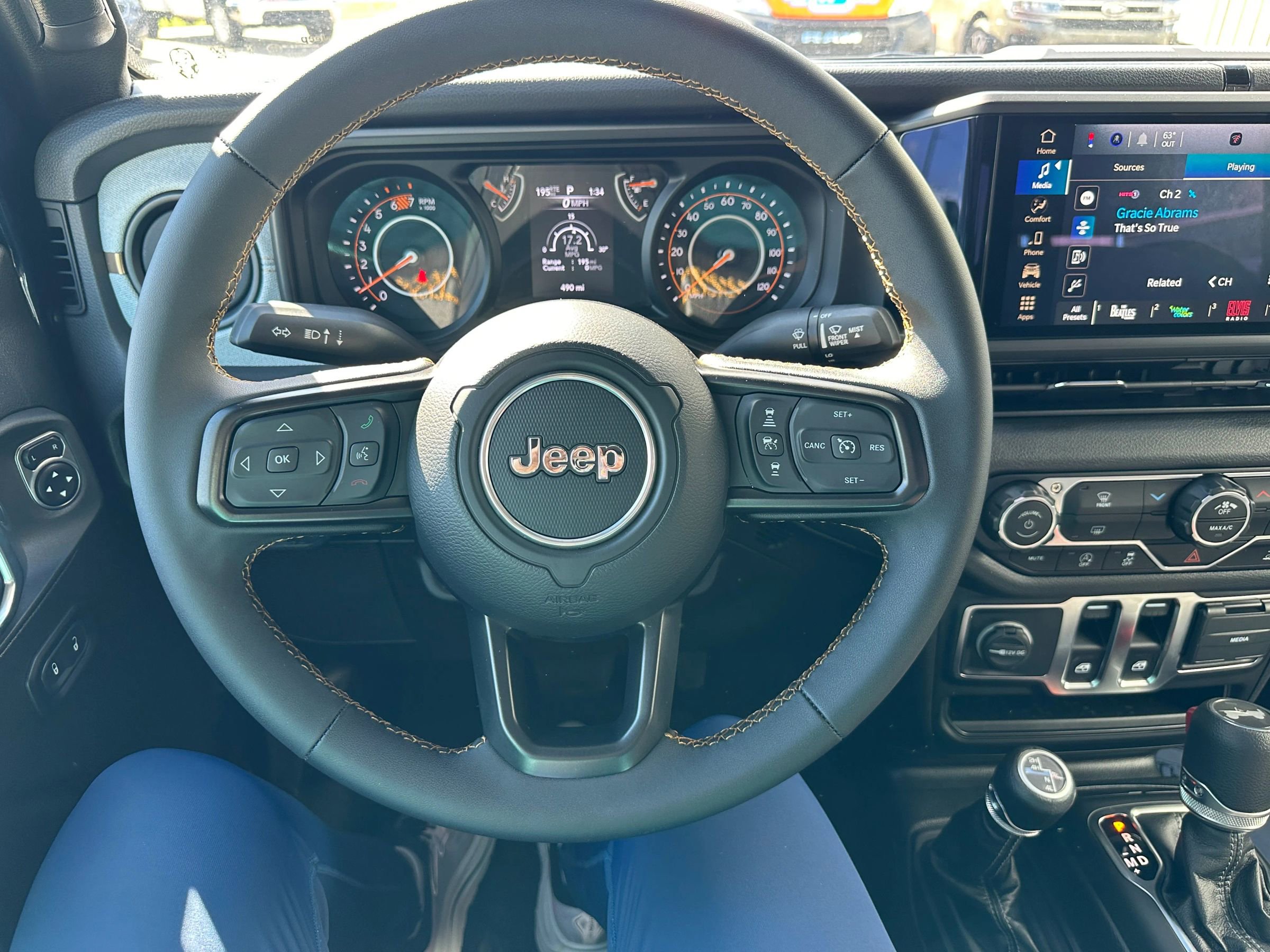 Used 2025 Jeep Wrangler Sport image 13