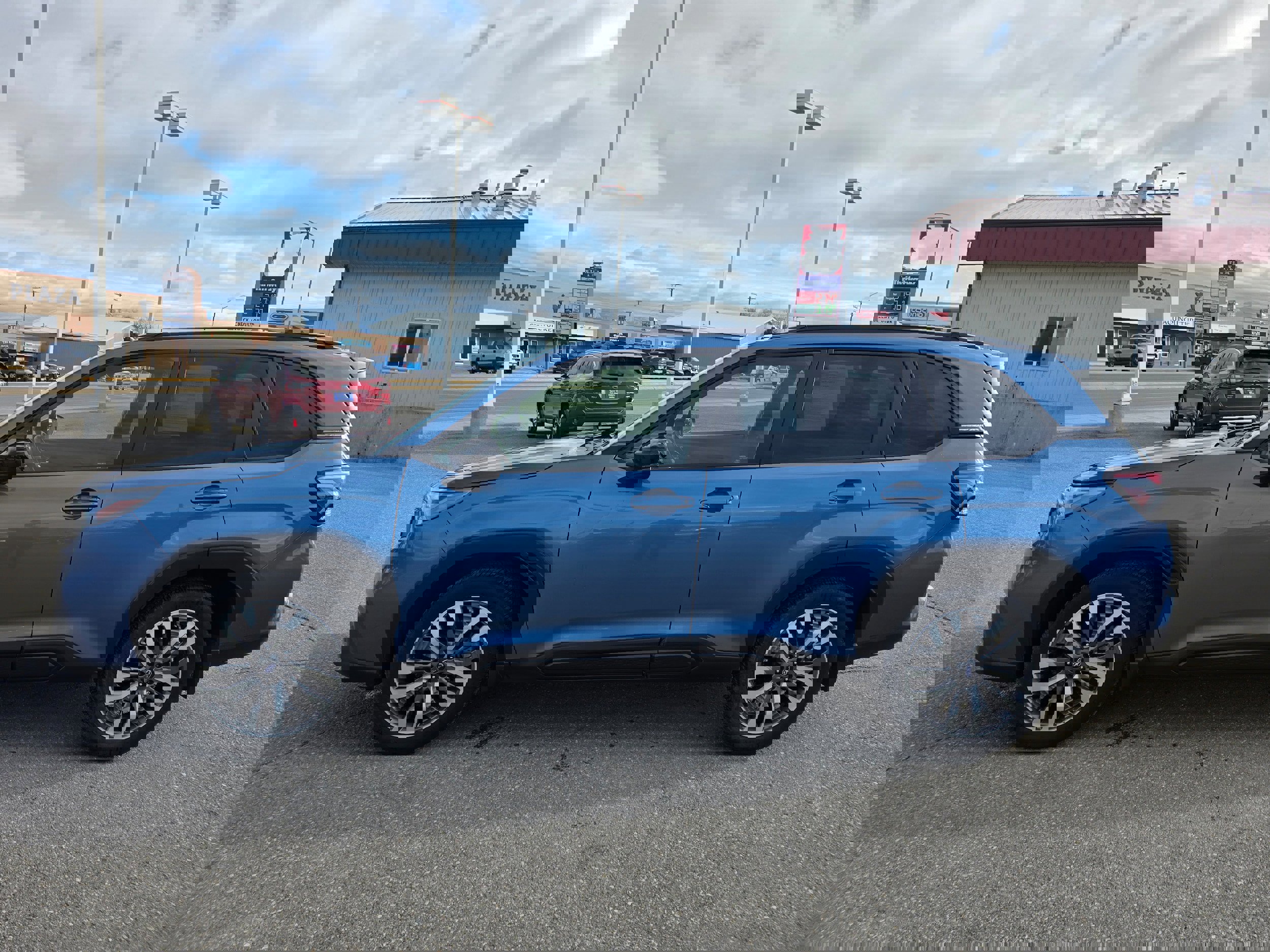 Used 2025 Subaru Forester Touring w/ Popular Package - Touring image 2