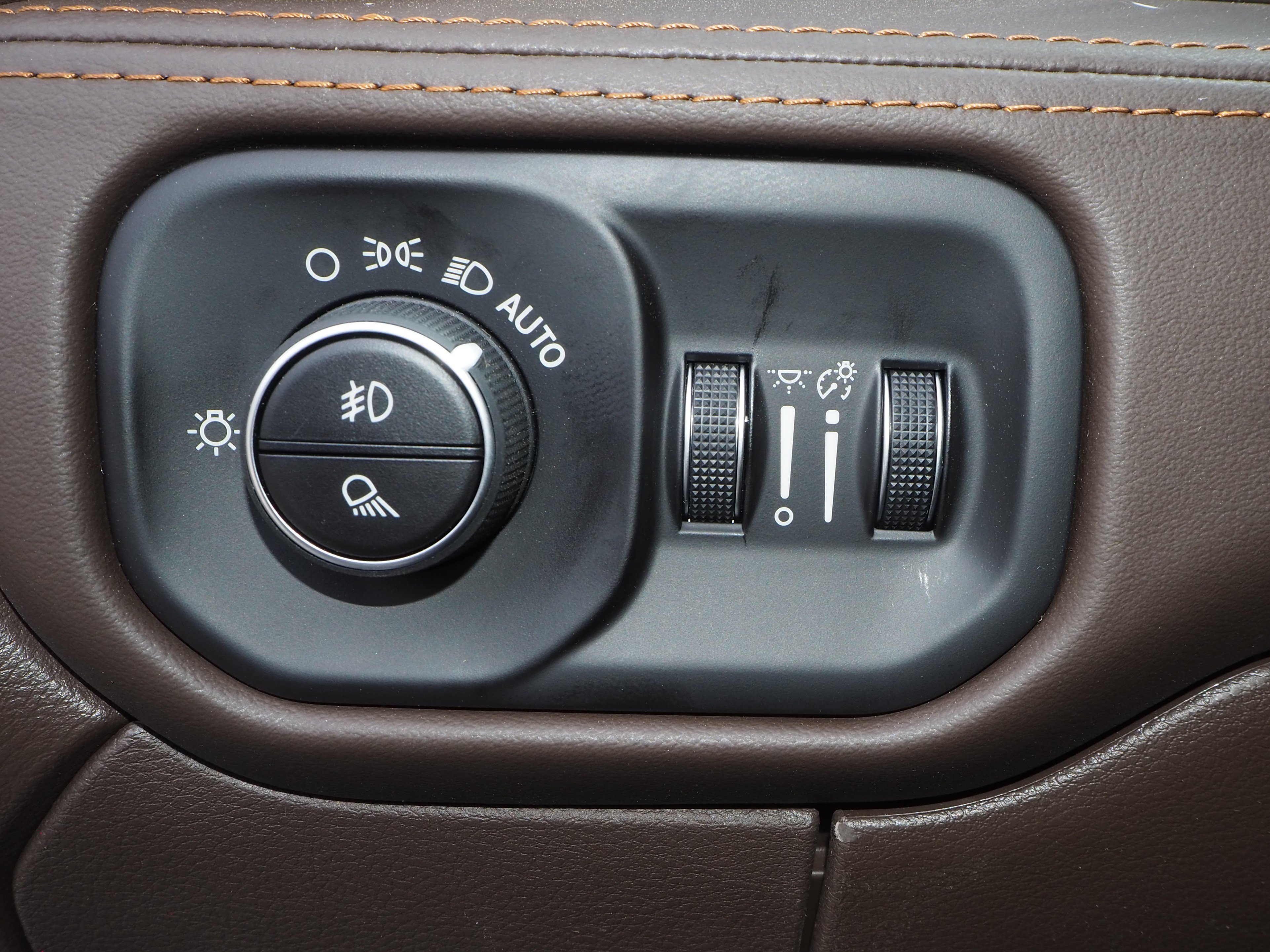 New 2025 RAM 2500 Limited AWD/4WD image 29