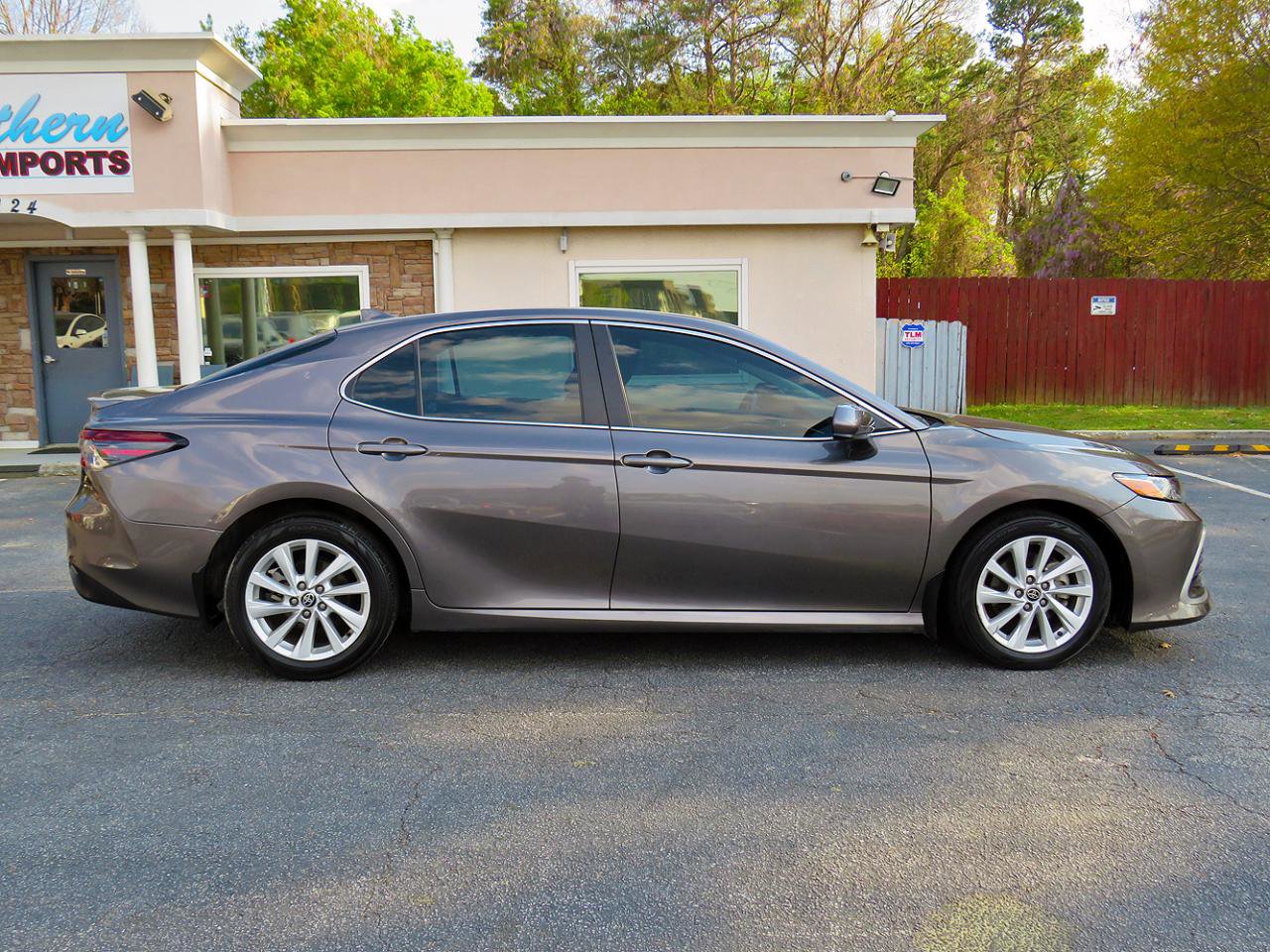 Used 2024 Toyota Camry LE image 6
