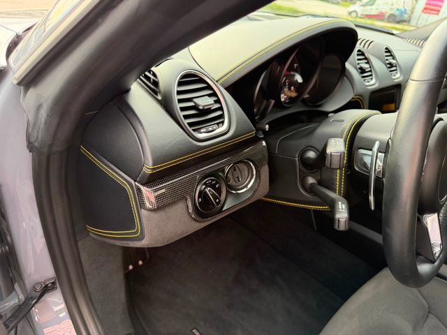 Used 2023 Porsche 718 Boxster Spyder RWD image 16