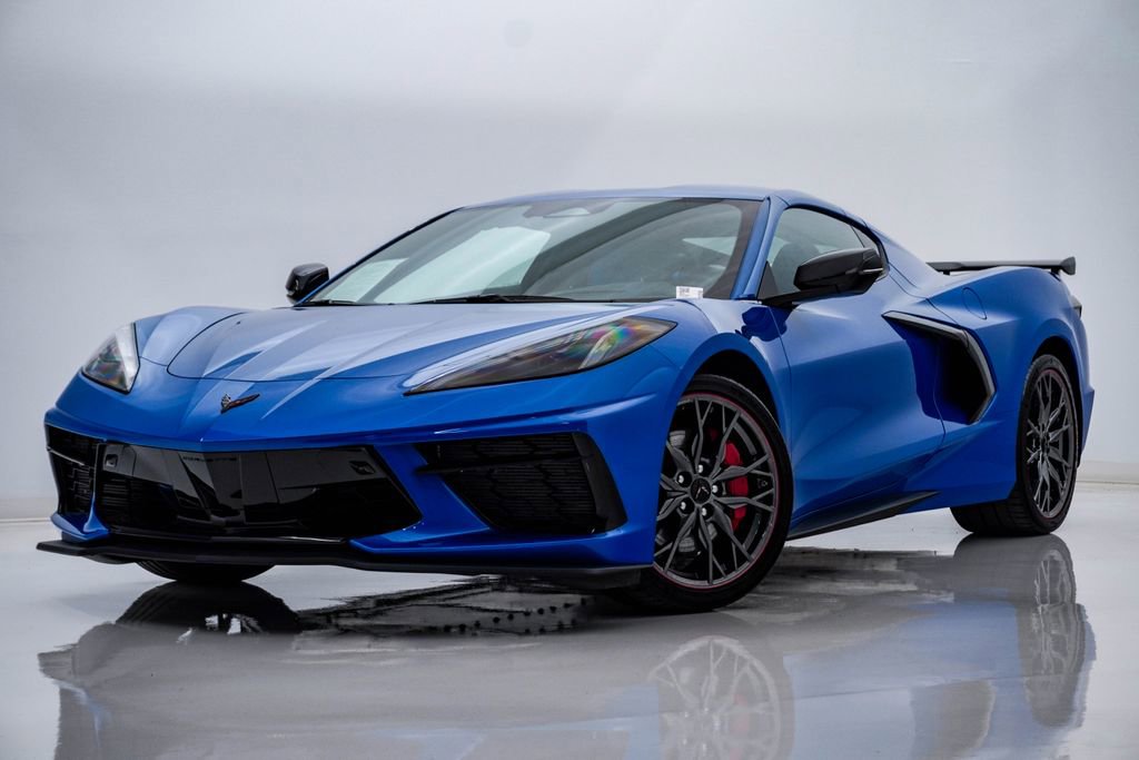 Used 2025 Chevrolet Corvette Stingray Premium Cpe w/ Z51 Performance Package RWD image 1