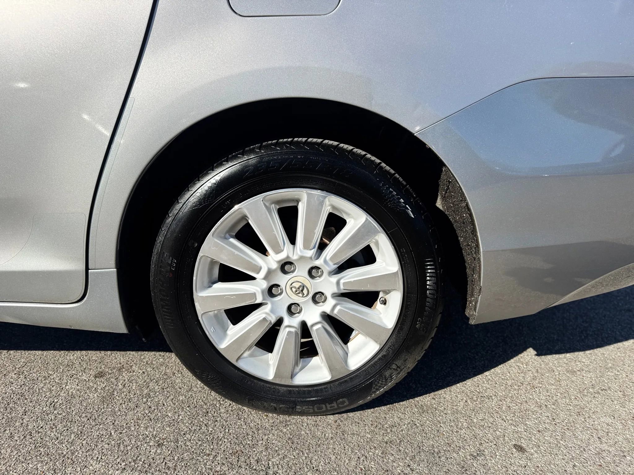 Used 2012 Toyota Sienna XLE image 29